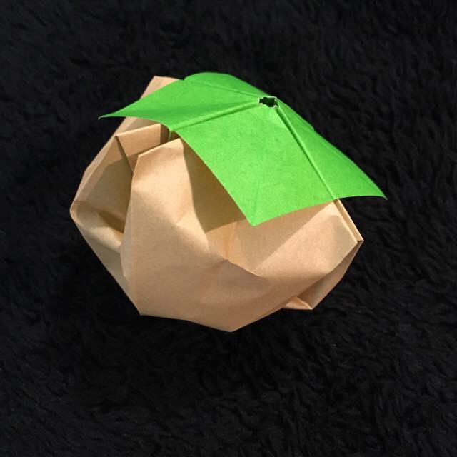 折り紙の柿の折り方 立体を両面折り紙1枚で折ってみた イクメンパパの子育て広場