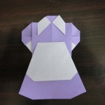 折り紙の簡単かわいいメイド服の折り方！色違いを揃えてみる？