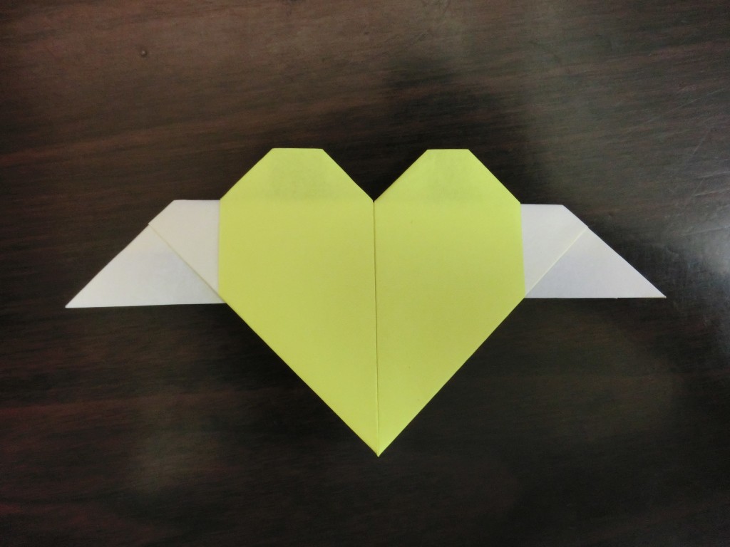折り紙のハート折り方♪かわいい羽根つきでプレゼントにグゥ～！