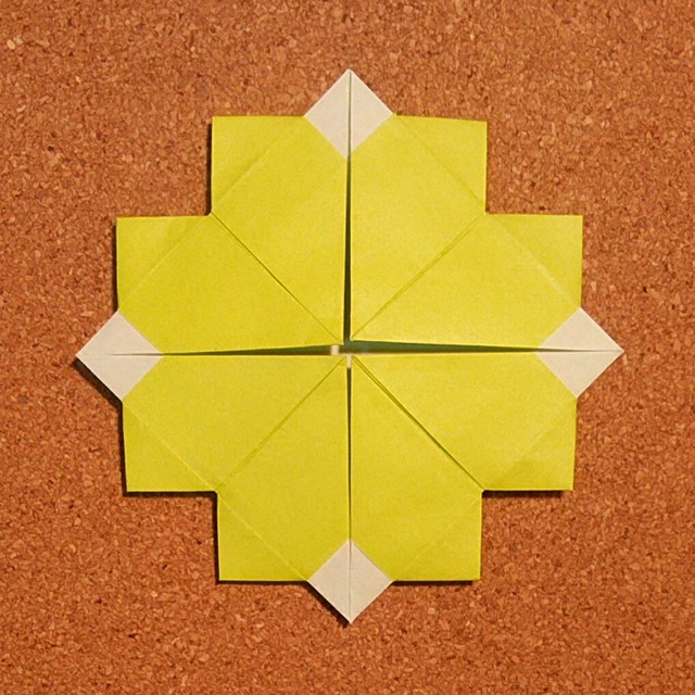折り紙の四つ葉のクローバーの折り方！1枚で簡単な作り方はコレ！