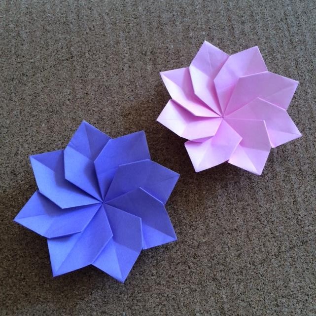 折り紙のダリアの折り方！1枚で花びら8枚のかわいい作り方♪